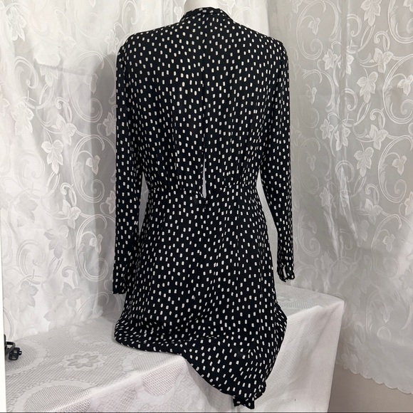 BCBG MAXAZRIA B&W Collared Buttoned Front Dress - Picture 8 of 12